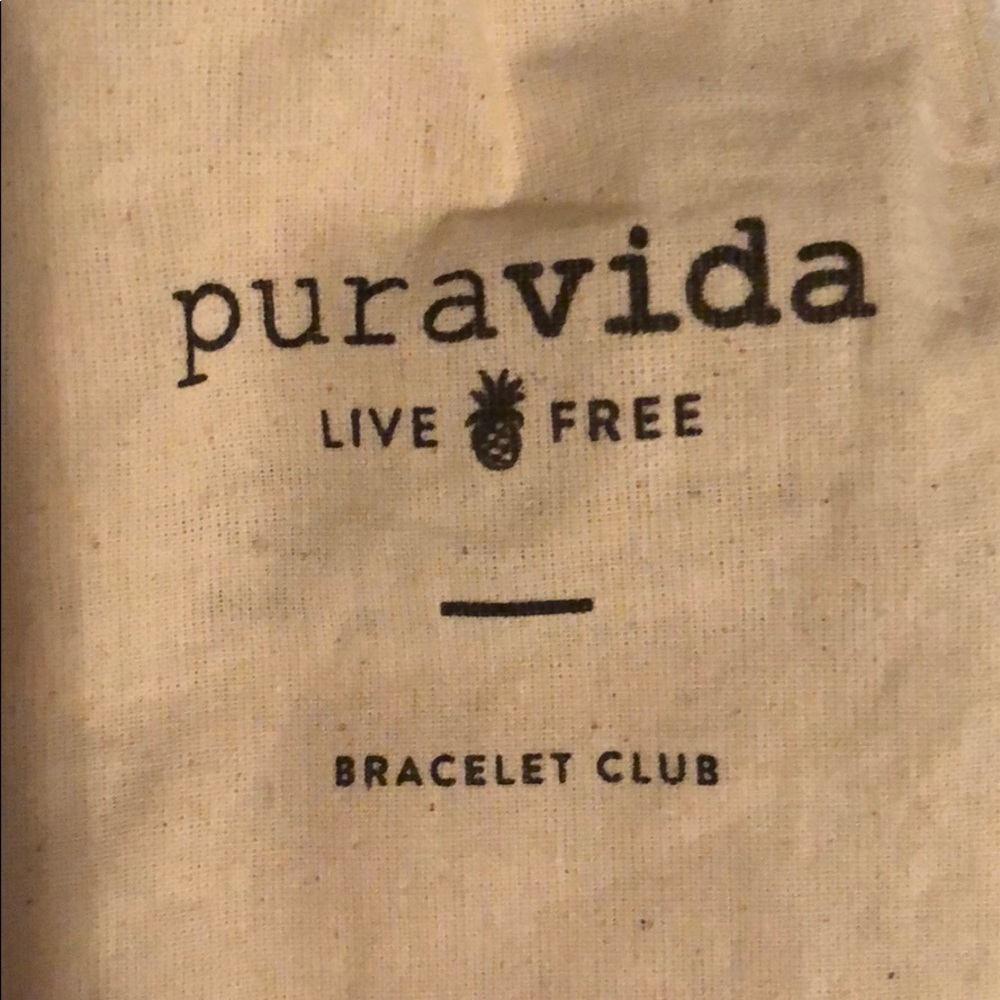 Pura vida bracelet club April 2020